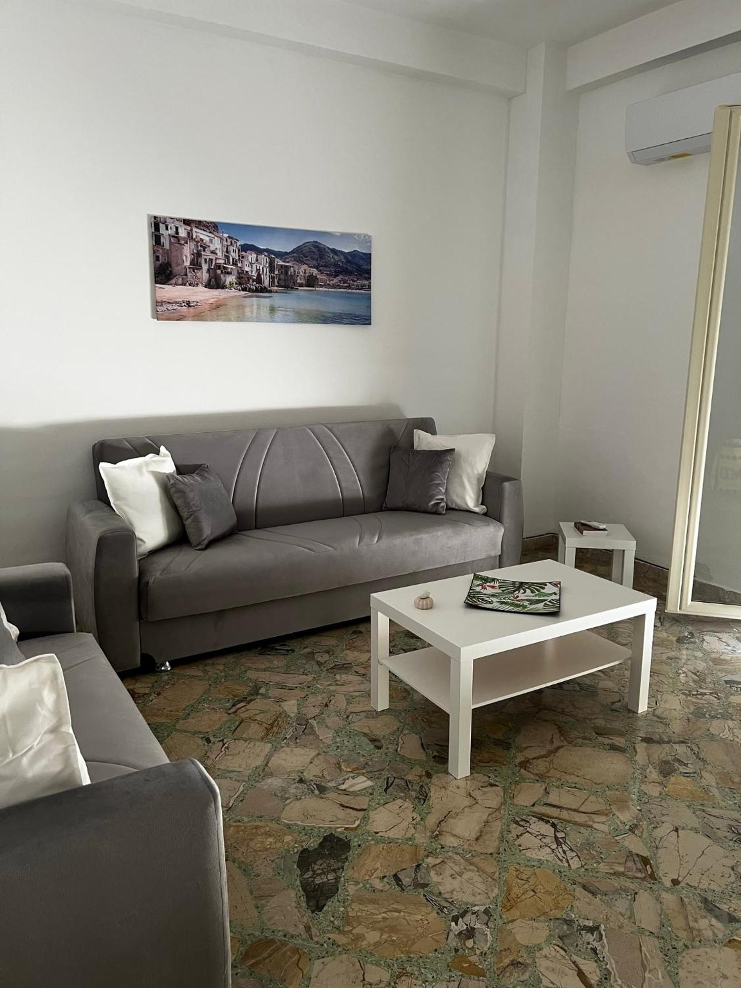 La Conchiglia Apartment *